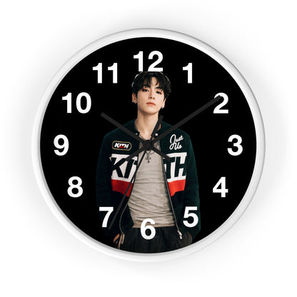K-Pop Love & Peace Wall Clock, Boho Home Decor, Unique Gift for Music Lovers, Eco-Friendly Wall Art, Perfect for Birthdays & Anniversaries