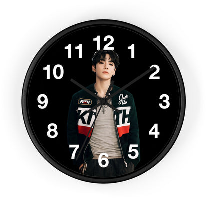 K-Pop Love & Peace Wall Clock, Boho Home Decor, Unique Gift for Music Lovers, Eco-Friendly Wall Art, Perfect for Birthdays & Anniversaries