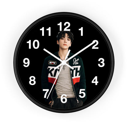 K-Pop Love & Peace Wall Clock, Boho Home Decor, Unique Gift for Music Lovers, Eco-Friendly Wall Art, Perfect for Birthdays & Anniversaries